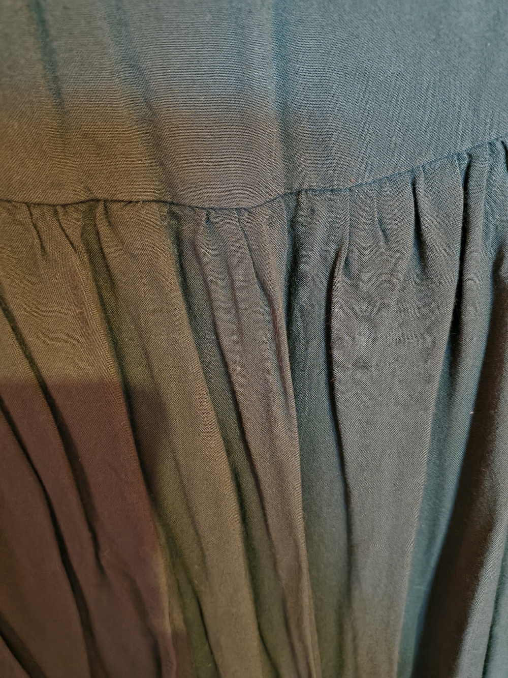Dark Green Pleated Bow-Accent Women's Dress - Picture 4 of 6